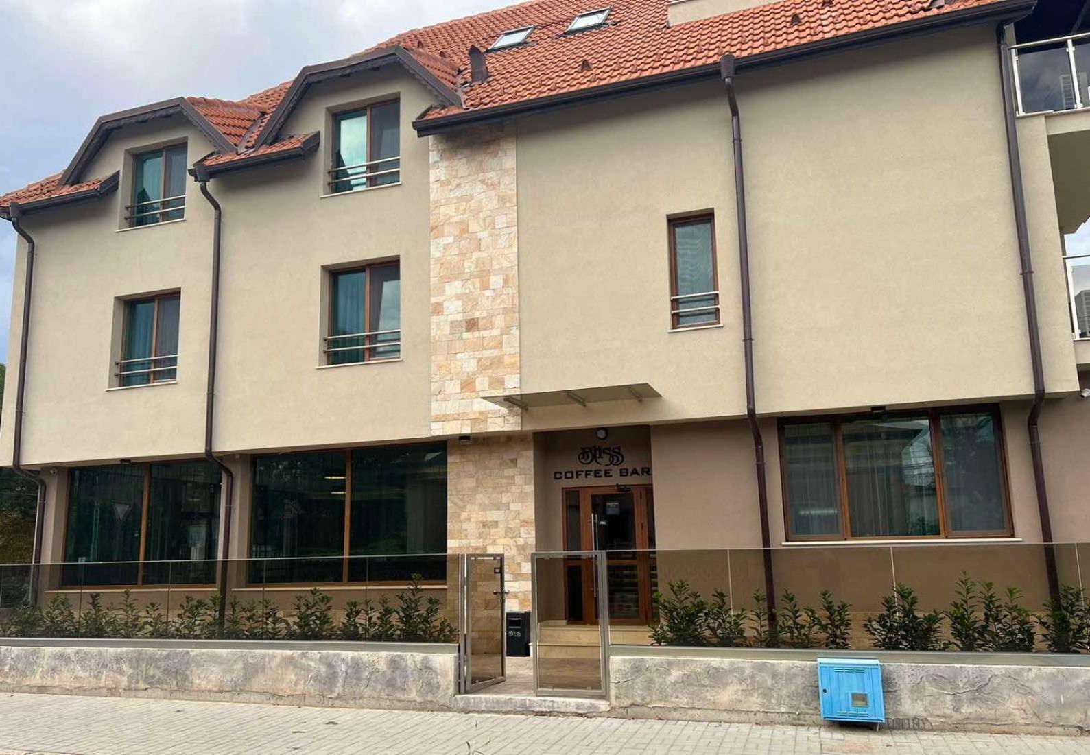 Хотел Bliss Kazichene Exterior foto